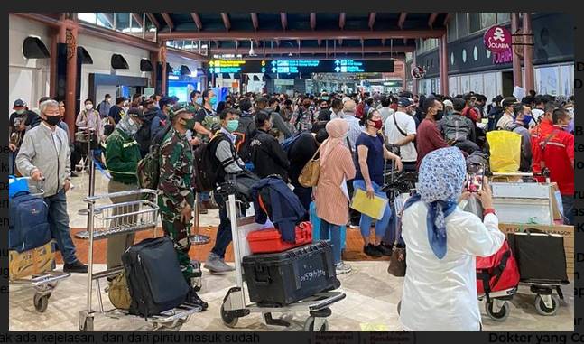 penumpang-di-bandara-soetta-terlihat-membludak,-bagaimana-dengan-aturan-psbb