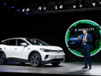 belum-jualan-mobil-listrik-di-indonesia-sampai-sekarang,-ini-tanggapan-vw