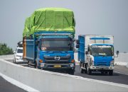 Truk ODOL Wajib Kena Sanksi Tegas! Ini Tips Berkendara Aman Melaju di Belakangnya