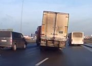 4 Ciri Pengemudi Ngantuk, Waspada!