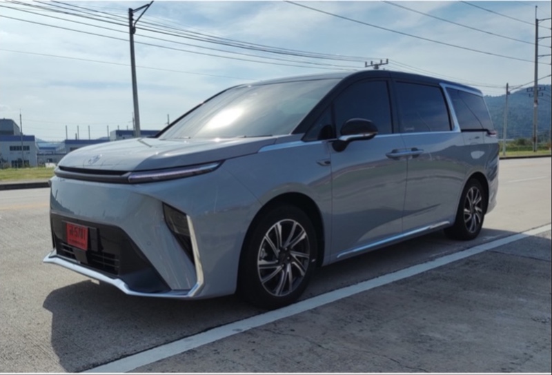 mg-maxus-9-ev-meluncur-resmi-di-iims-2024,-siap-ganggu-alphard-hybrid?