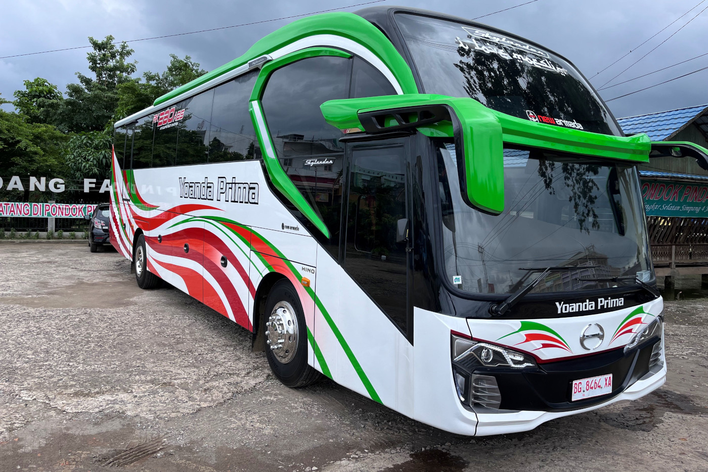 bus-hino-terbaru-milik-po-yoanda-prima-siap-libas-jalur-sumatera