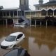 berikut-cara-klaim-asuransi-mobil-yang-terendam-banjir,-ternyata-mudah!