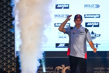 dulu-sempat-berseteru,-marquez-ungkap-kronologi-saat-tolong-morbidelli
