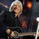 berkontribusi-di-musik-dan-filantropi,-jon-bon-jovi-terima-penghargaan-dari-musicares-awards-2024