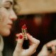 tips-memilih-warna-lipstik-untuk-mencerahkan-wajah