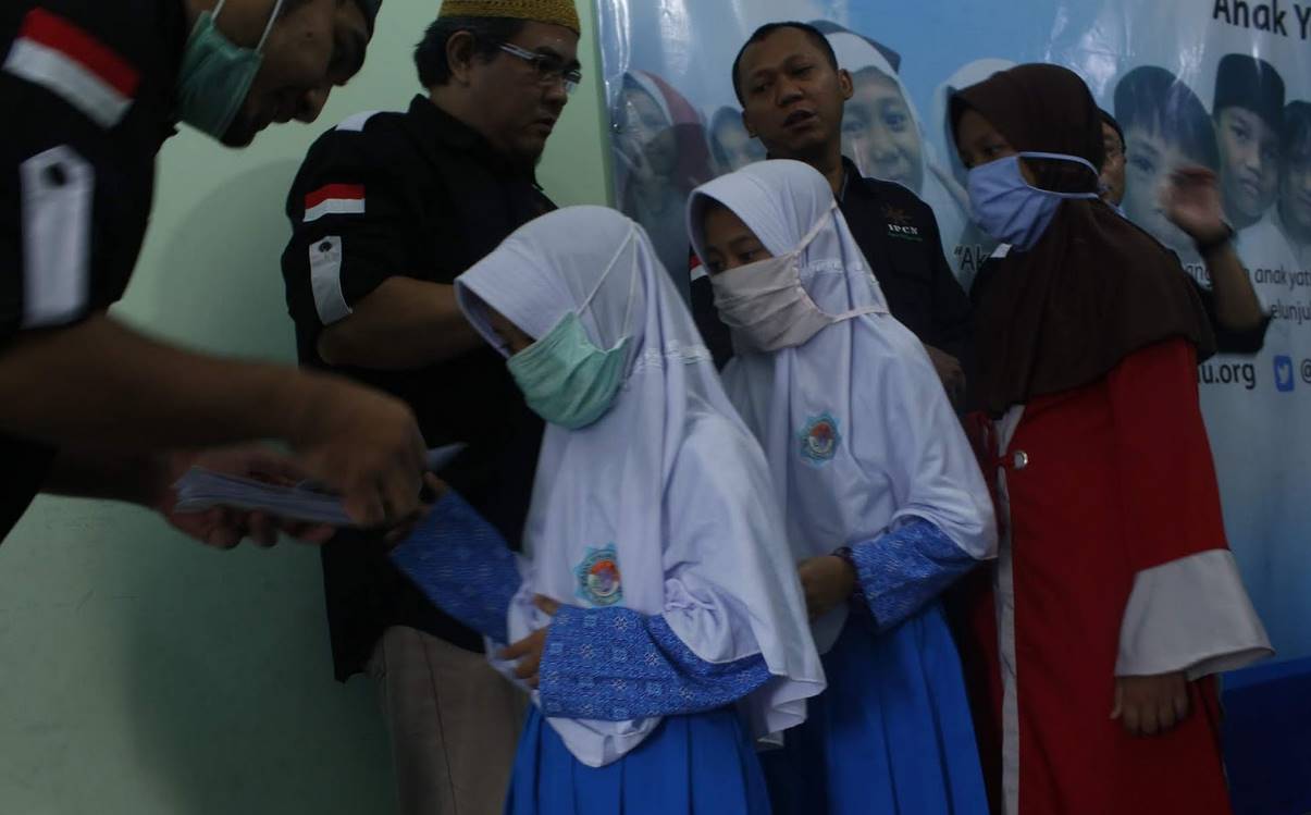 masuki-akhir-ramadhan-ikatan-pengusaha-cargo-ini-berikan-santunan-kepada-anak-yatim