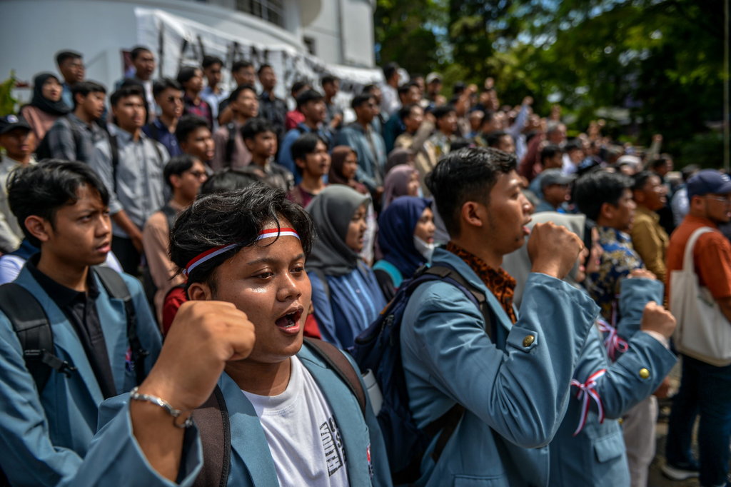 ylbhi:-aparat-campur-tangan-dalam-mengintimidasi-kampus