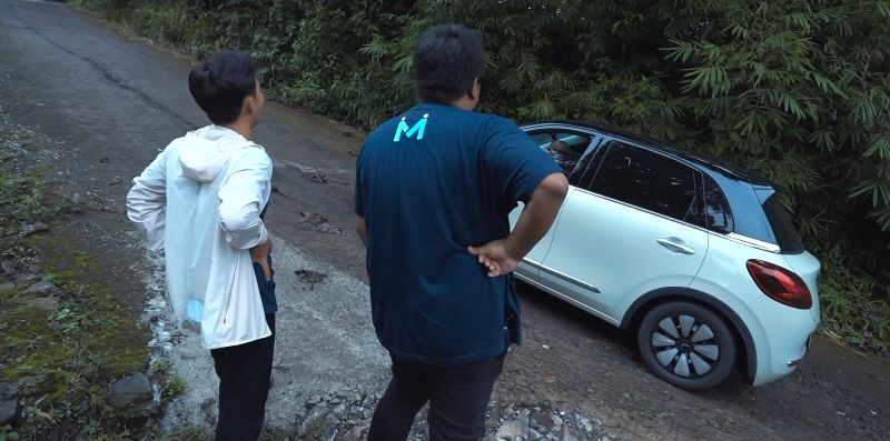 komparasi-neta-v-vs-binguo-ev,-adu-test-nanjak,-drag-race,-top-speed,-dan-body-roll