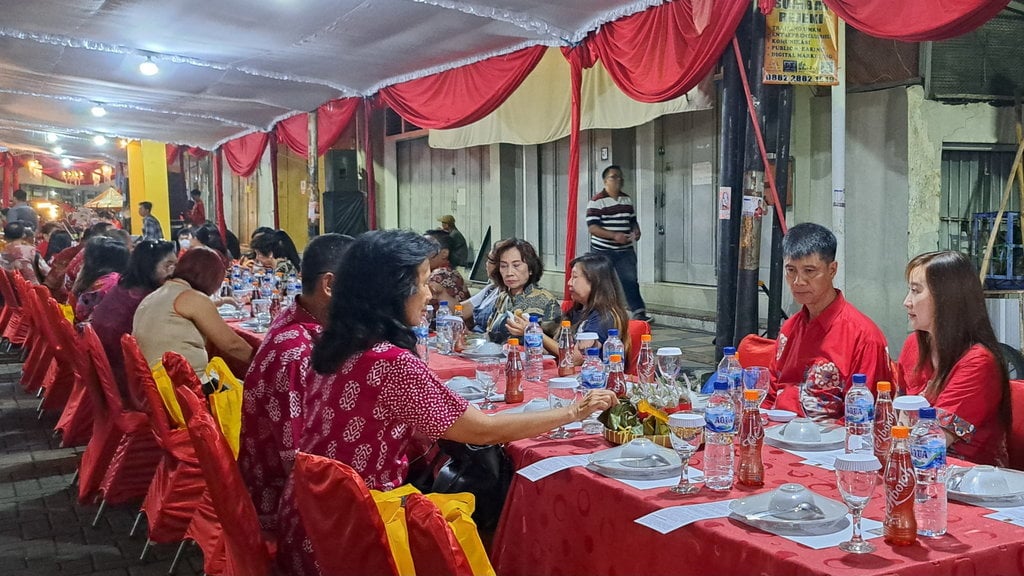 jamuan-keberagaman-dalam-tradisi-imlek-di-pecinan-semarang