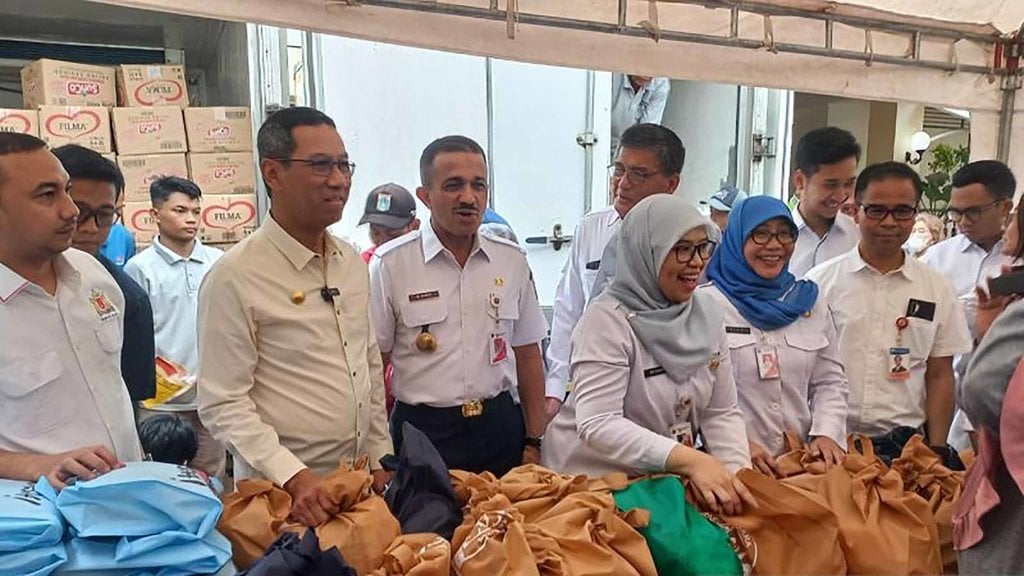 bawaslu-soal-warna-tas-sembako-heru:-bukan-pelanggaran-pemilu