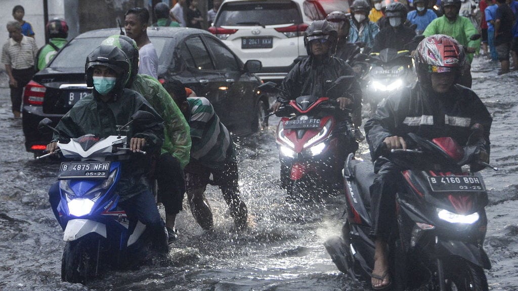 bmkg:-sebagian-besar-wilayah-diguyur-hujan-sedang-hingga-lebat