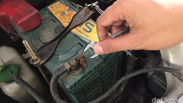 aki-mobil-berapa-ampere?-begini-cara-mengukurnya