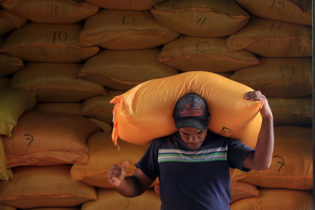 defisit-beras-dan-meroketnya-harga-di-tengah-gelontoran-bansos