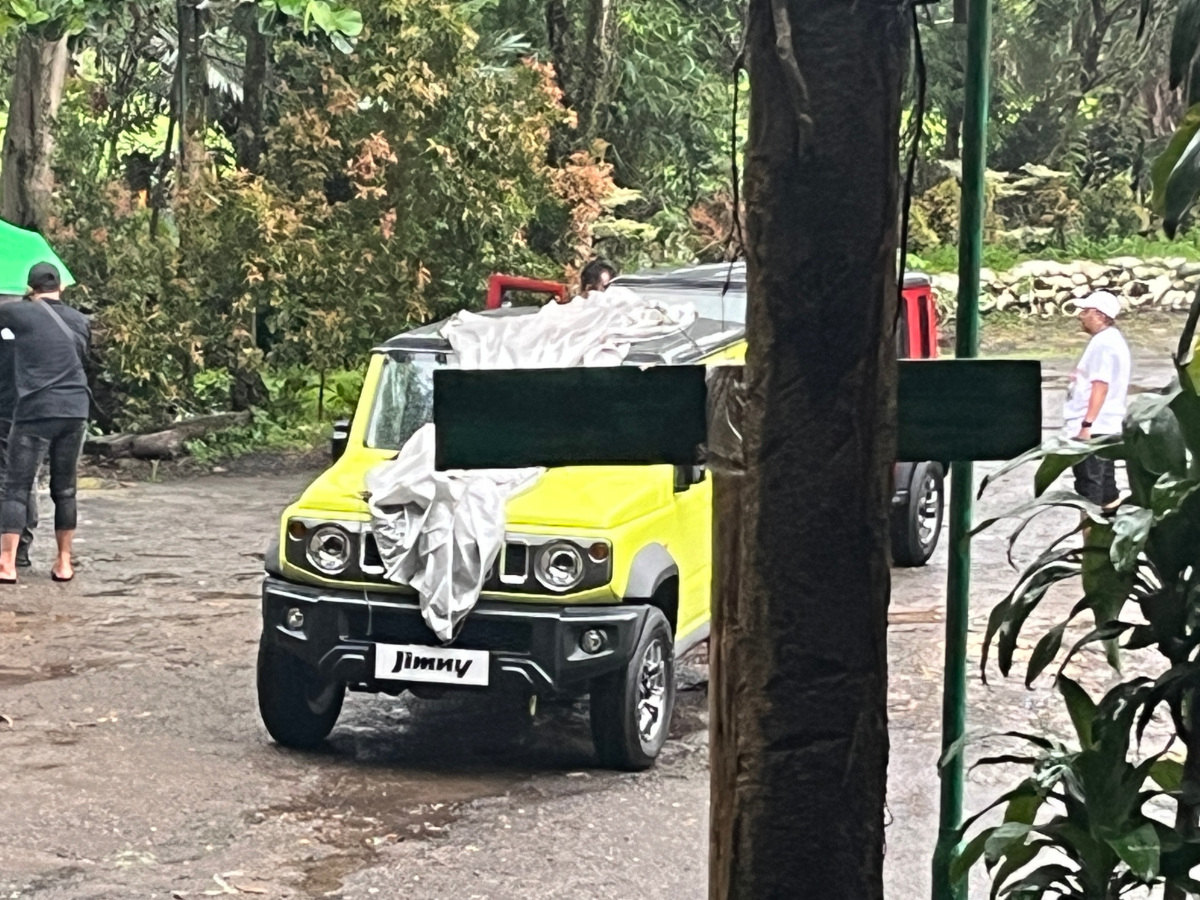spyshot-suzuki-jimny-5-pintu-lagi-syuting-jelang-debut-di-iims-2024