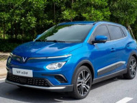 byd-dolphin-menarik,-tapi-tunggu-lawannya-vinfast-vf-e34-yang-meluncur-di-iims-2024