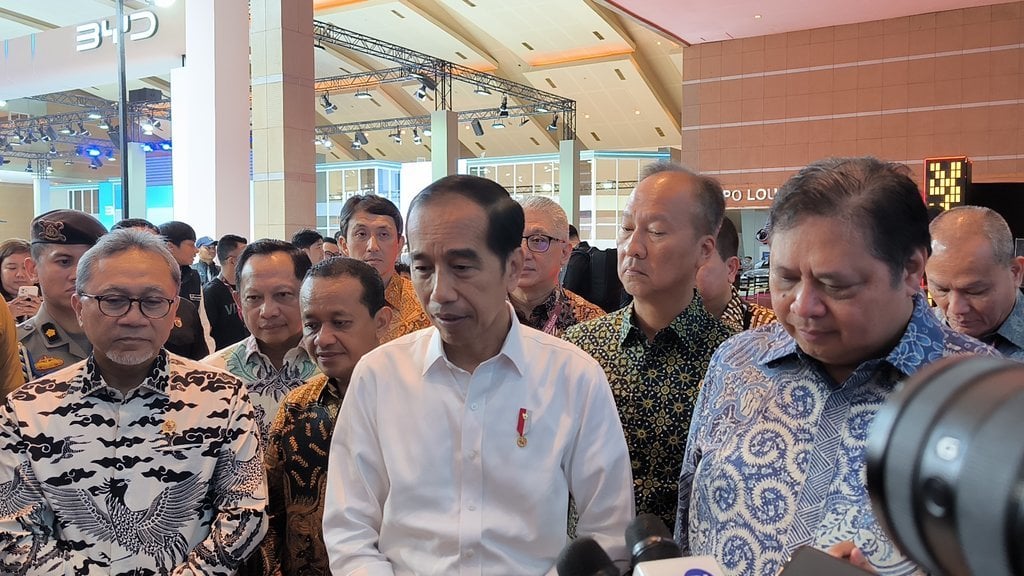 jokowi:-jangan-teriak-curang,-ada-bukti-langsung-ke-bawaslu-&-mk
