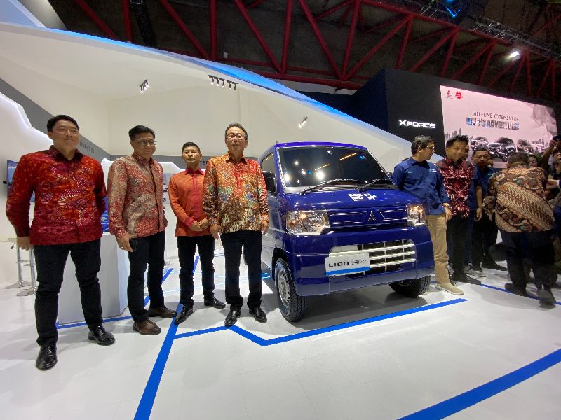 mitsubishi-l100-ev-debut-di-ikn-sebagai-mobil-pos,-harga-rp-320-juta