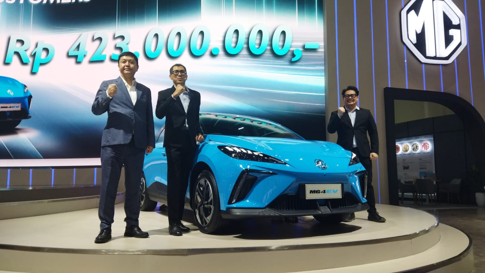 harga-mg-4-ev-ckd-turun-lagi-jadi-423-juta,-status-siap-kirim!