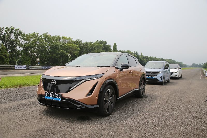 nissan-indonesia-memperkenalkan-mobil-listrik-nissan-ariya-dan-sakura,-calon-laris?
