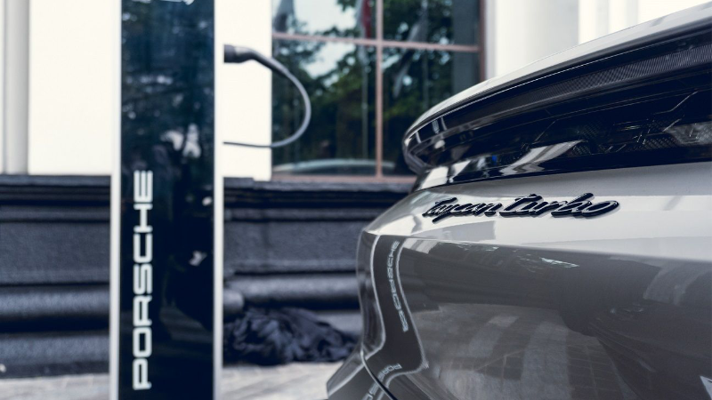 porsche-destination-charging-hadir-di-hotel-pullman-jakarta,-buka-24-jam!