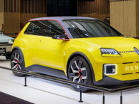 renault-r5-e-tech-diluncurkan.-menggendong-baterai-52-kwh-dengan-jangkauan-400-km