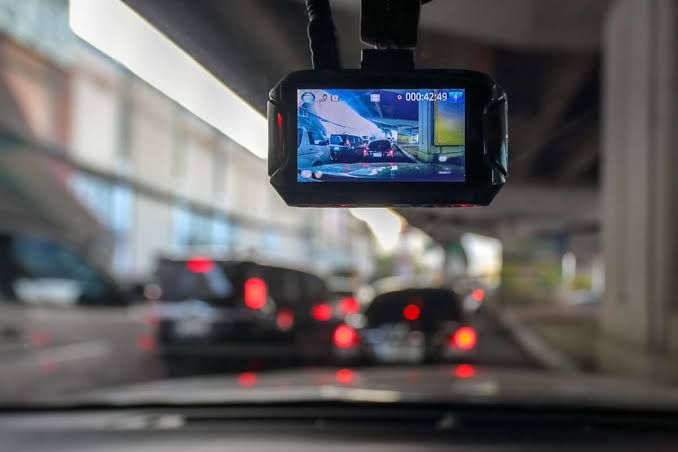 10-benda-penting-yang-wajib-ada-di-mobil,-bikin-tenang-selama-perjalanan