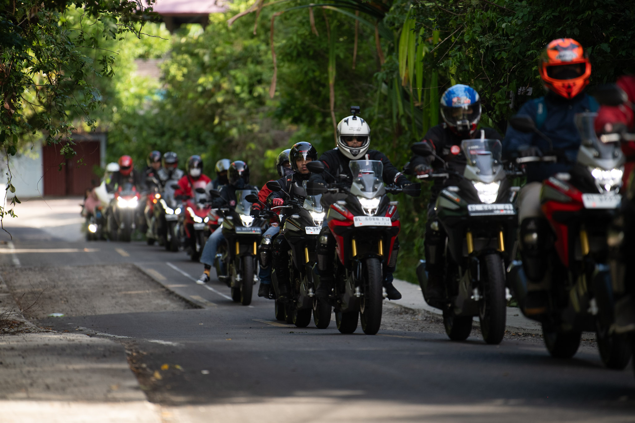 cari-aman-touring-berkelompok-alias-ngegasss-bareng-gans…