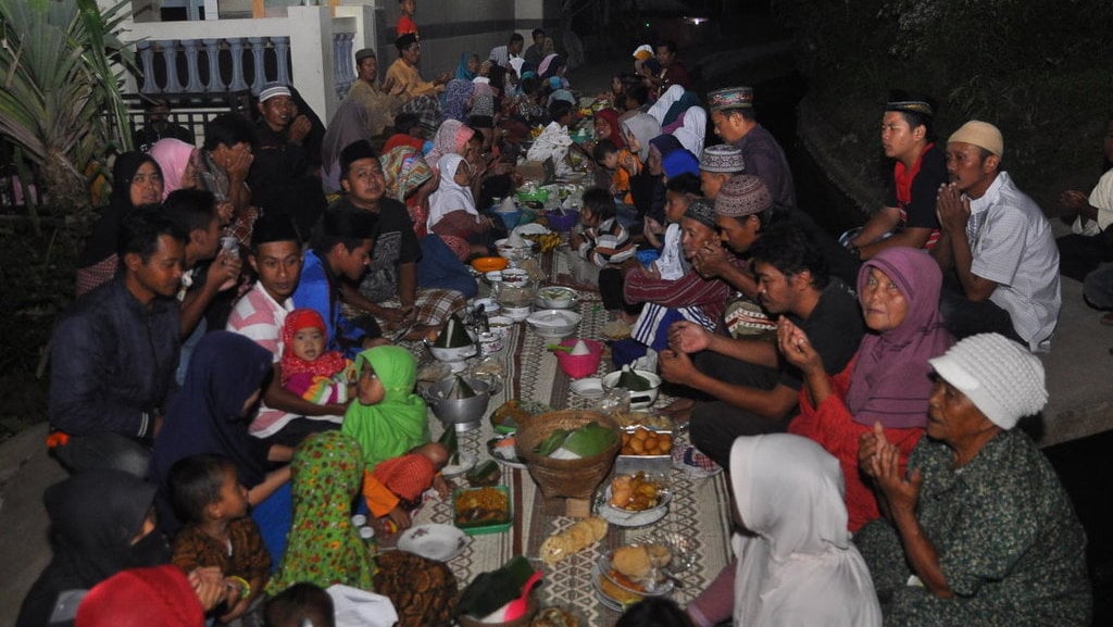 10-tradisi-menyambut-puasa-ramadhan:-nyadran-hingga-munggahan