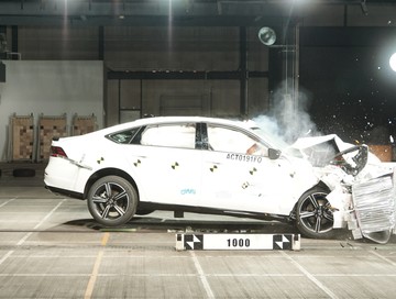 detik-detik-honda-accord-hybrid-dites-tabrak,-begini-hasilnya