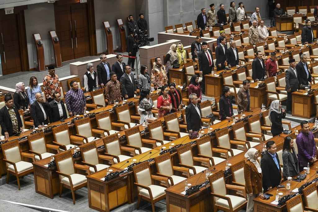 ppp-dan-nasdem-diam-soal-angket,-setengah-hati-atau-masuk-angin?