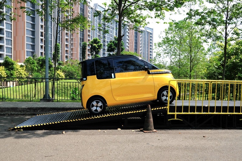 harga-mobil-listrik-bekas-wuling-air-ev,-semakin-terjangkau?