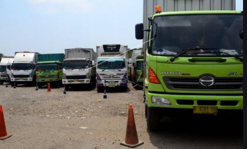parkiran-truk-cargo-ternyata-juga-kena-imbas-covid-19