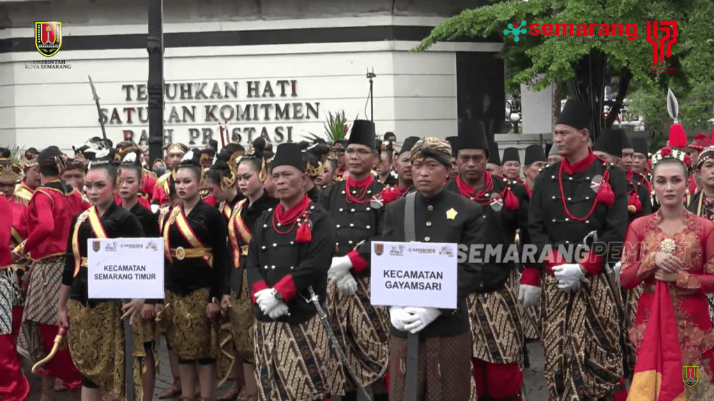 nonton-kirab-dugderan,-ini-tradisi-ramadan-yang-penuh-keberagaman