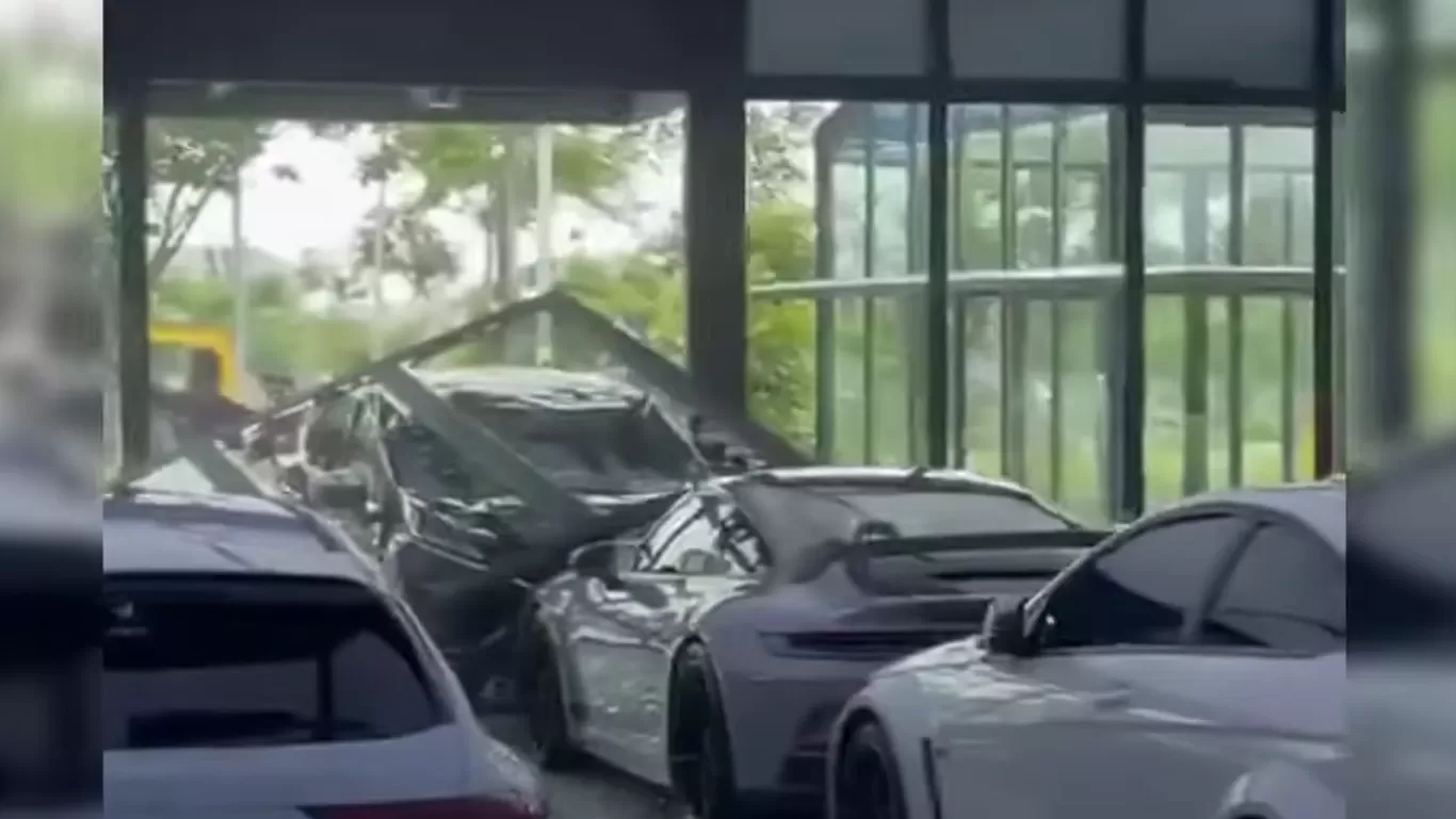 viral-mitsubishi-xpander-tabrak-mobil-porsche-911-gt3,-apa-bisa-klaim-asuransi?