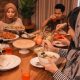 cara-mengatasi-kekenyangan-saat-buka-puasa