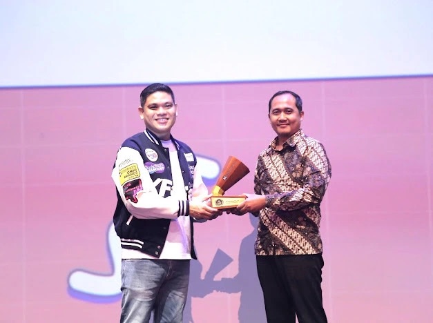 mitsubishi-fuso-kembali-raih-gold-champion-kategori-kendaraan-niagaindonesia-wow-brand-2024