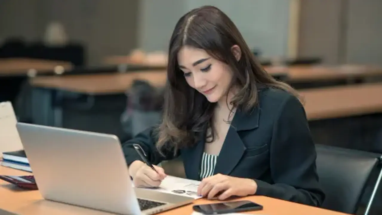 gaji-general-banking-staff-mandiri,-btn,-dan-bank-lainnya