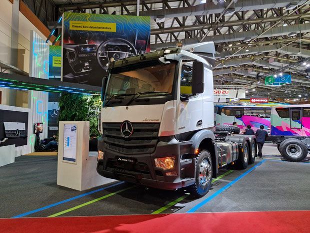 mercedes-benz-yakin-target-penjualan-truk,-bus-2024-tercapai-meski-kini-lagi-drop