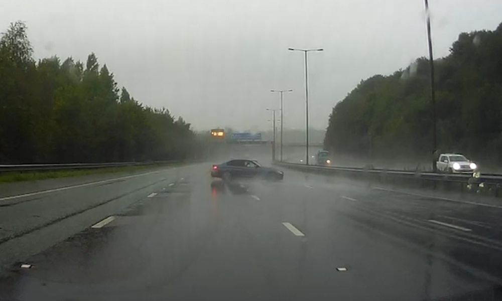 10-tips-melintasi-aquaplaning-di-jalan-tol-dan-daftar-titik-rawannya-di-tol-trans-jawa