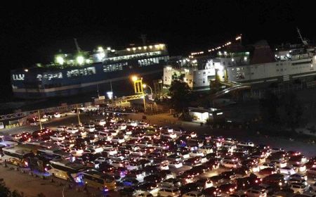 h-4-lebaran,-ribuan-pemudik-motor-tiba-di-pelabuhan-bakauheni-lampung