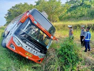 bus-rosalia-indah-kecelakaan-tewaskan-7-orang,-dugaan-sopir-ngantuk-berujung-maut