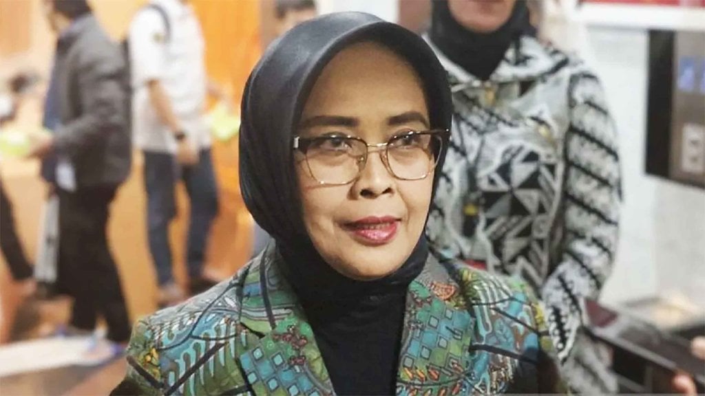 biodata-enny-nurbaningsih-hakim-mk-yang-dissenting-opinion