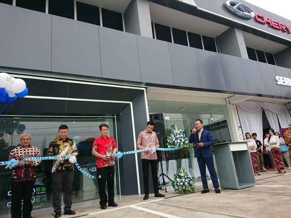 chery-resmikan-diler-di-karawang,-omoda-e5-jadi-target-penjualan