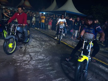 melihat-serunya-lomba-jalan-lambat-rx-king-di-kolaka