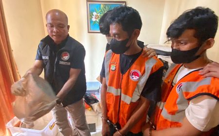 polisi-bongkar-home-industry-narkotika-pinaca-di-sentul-bogor,-4-diamankan