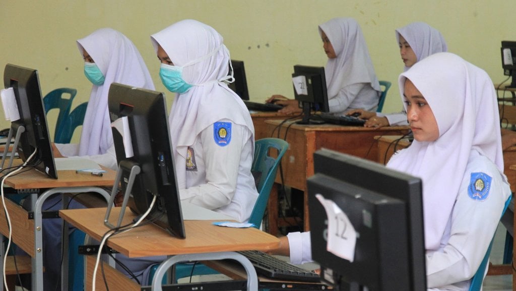 30-contoh-soal-ujian-sekolah-informatika-kelas-9-&-jawabannya