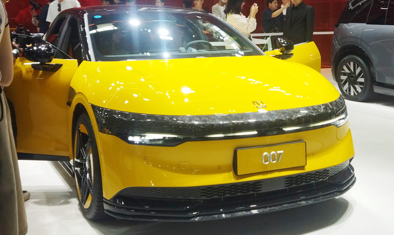 kenalan-langsung-dengan-geely-zeekr-007,-spesifikasi-gila-desain-luar-biasa