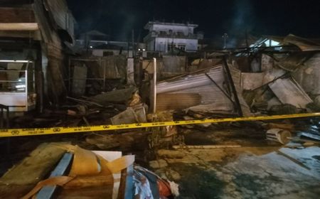 kebakaran-di-manado-hanguskan-lima-rumah