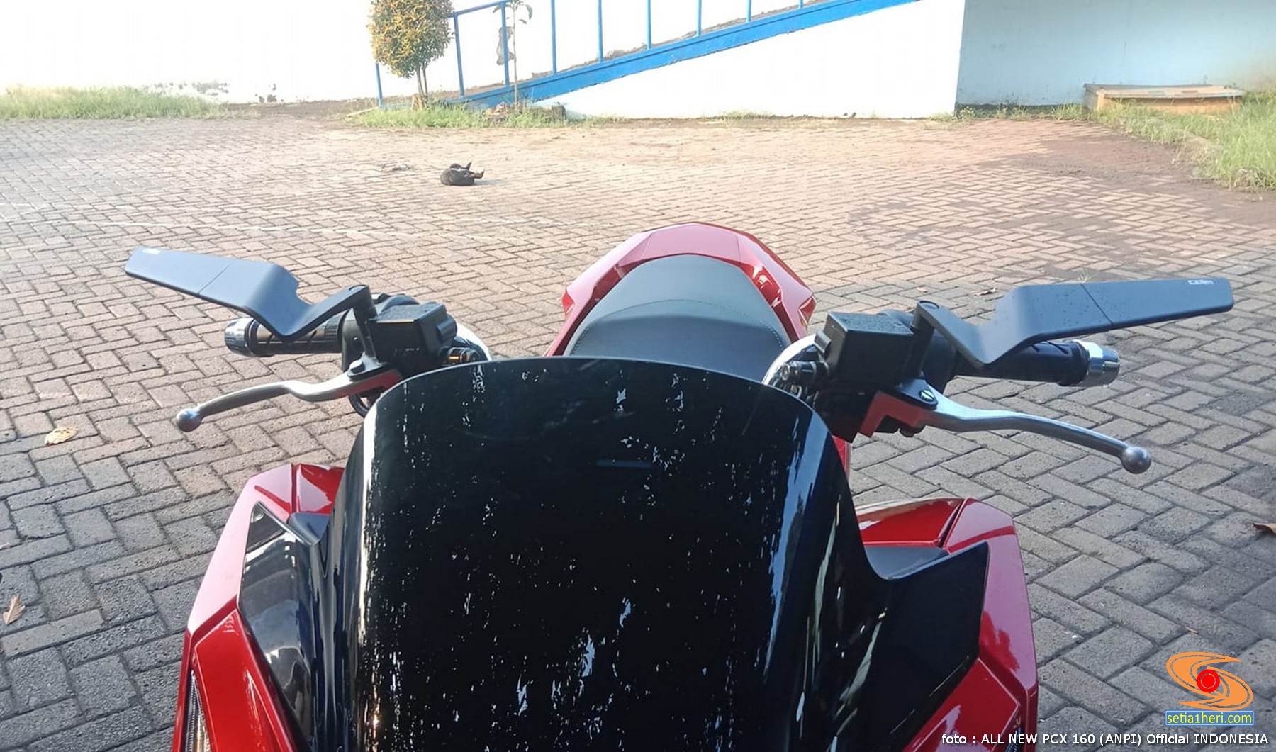 penampakan-pcx-160-pakai-spion-model-winglet